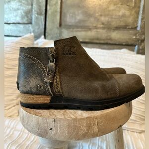 Sorel brown bootie size 6.5 GUC